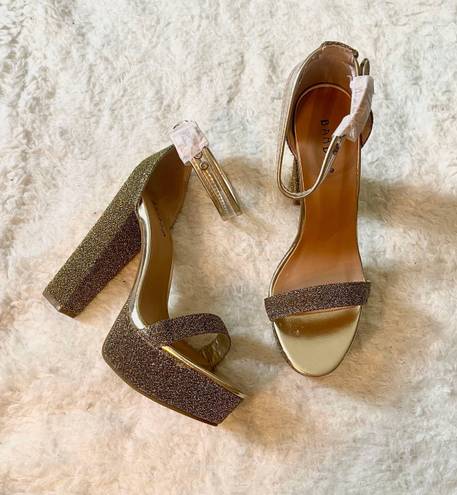 Bamboo Gold metallic glittery felt platform pump high heels with clear buckle straps