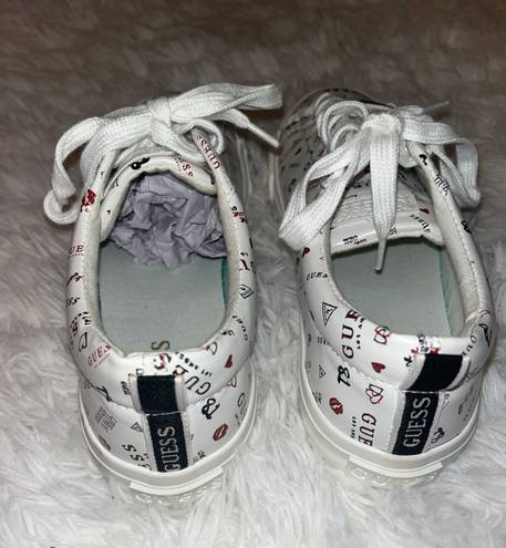 GUESS NWT  white sneakers with patchwork logo Limited Edition Dead Stock