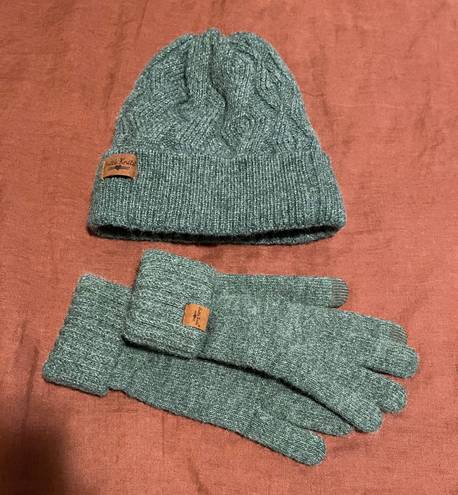 Knitted Hat And Gloves Green