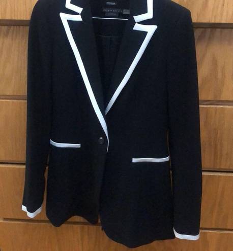 Alice + Olivia  Classics Blazer