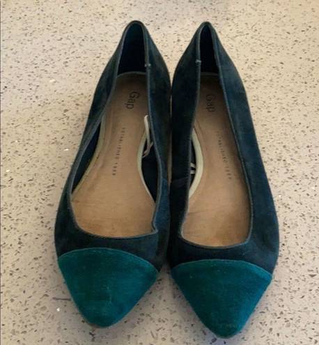 Gap  flats size 7