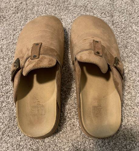 American Eagle Clogs-