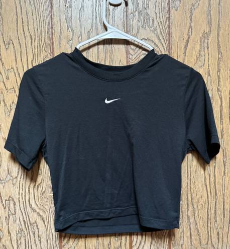 Nike Cropped Tee