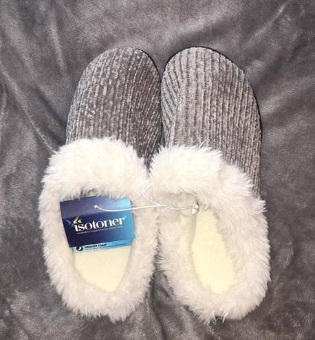 Isotoner NWT  Slippers