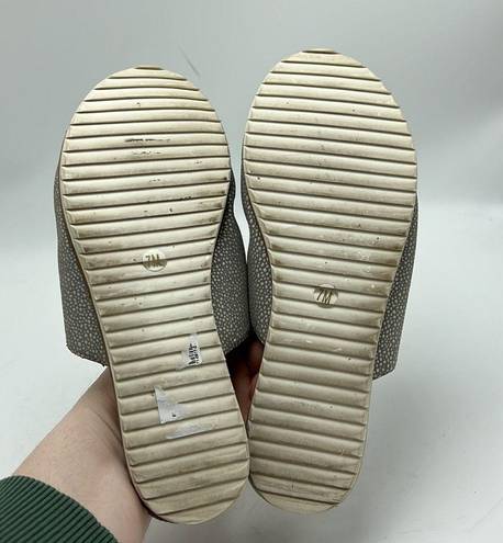 Coconuts by Matisse  slip on sandals grey pebbled size 7