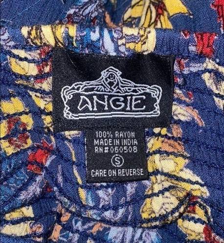 Angie  small floral smocked‎ top