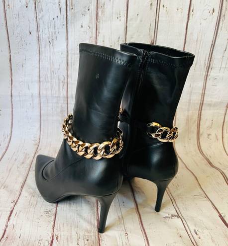 Shoedazzle Black Point Toe Bootie Stilleto Heels w/ Gold Chain NWT Size 8