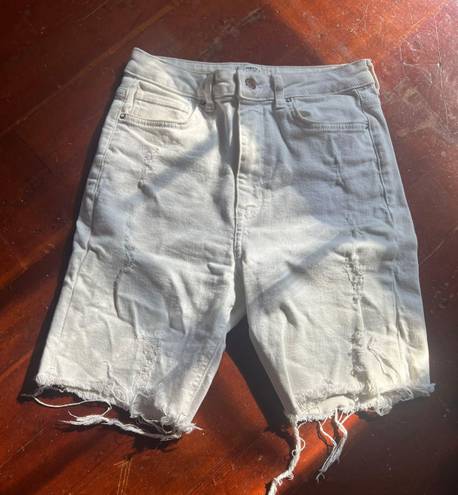 Bermuda White  Shorts