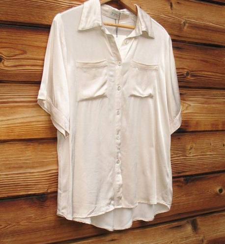 Dissh NWT  Simone Satin Short Sleeve Button Front Blouse Top