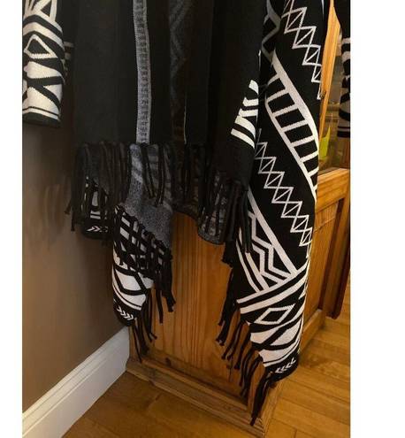 Chico's Chico’s Aztec print open front fringed cardigan front Black White  size XL