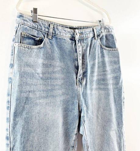 Pretty Little Thing  Plus Open Knee Long Leg Straight Leg Jean Light Blue Wash 14