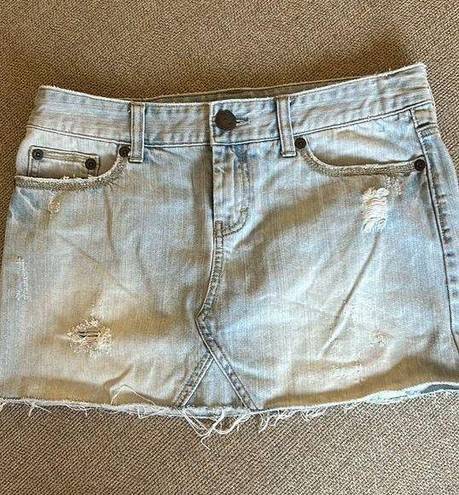 American Eagle size 6 women’s light blue wash denim mini skirt