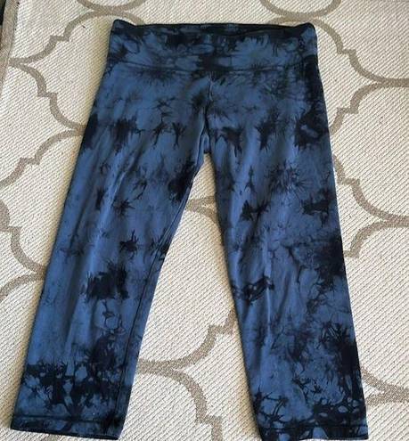 Lou & grey  black blue tie dye Capri leggings