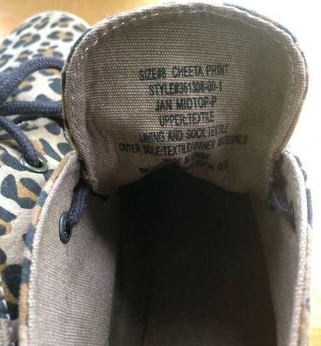 Gap  Womens Cheetah Print Midtop Sneaker Sz 8