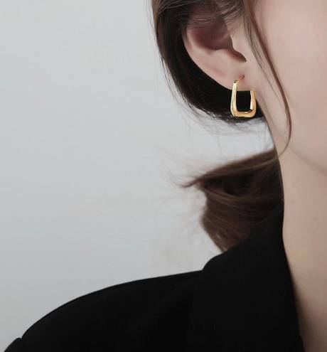 Geometric square gold hoop earrings for women