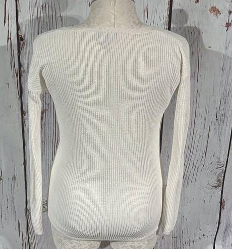 a.n.a  womens off white  vneck sweater size medium.