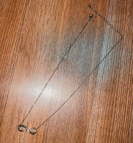 infinity  Necklace NWOT