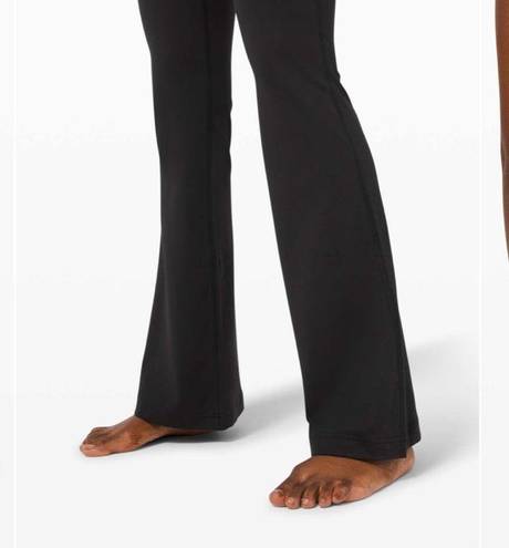 Lululemon  Groove Pant Flare Super High-Rise *Nulu
Black Size 8 SOLD OUT STYLE