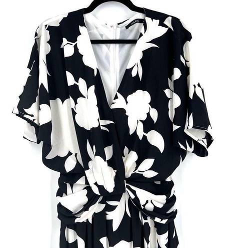 Ark & Co. NWT Floral Maxi Dress twisted front medium black and white