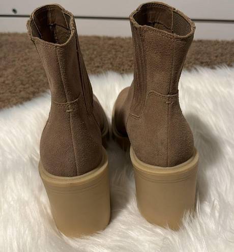 DV by Dolce Vit NWOB Dolce Vita Caster H2O Booties Suede 9.5