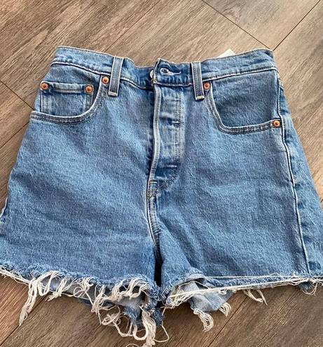 Levi’s Ribcage Shorts