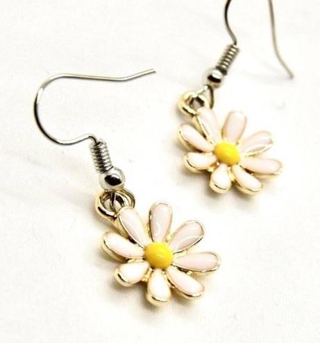 Daisy  Flower Earrings