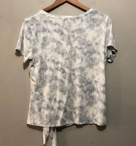 Matty M  Vneck Short Sleeve Tie Front Tee Blue/White Tie Dye Medium