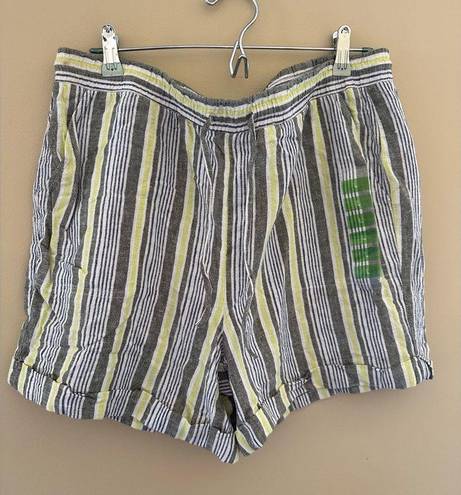 Krass&co  Ellen Tracy NWT shorts size Large