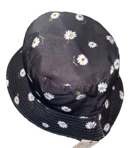 Alice + Olivia  x FabFitFun Reversible Bucket Hat - Black w/ Daisies & White