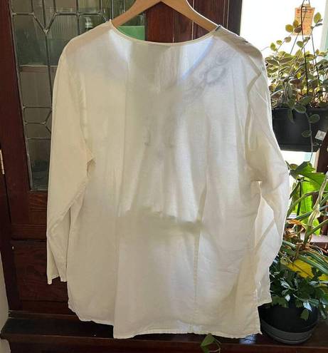 Fashion Bug Vintage  Blouse White Peasant Long Sleeve V-neck Embroidered Women