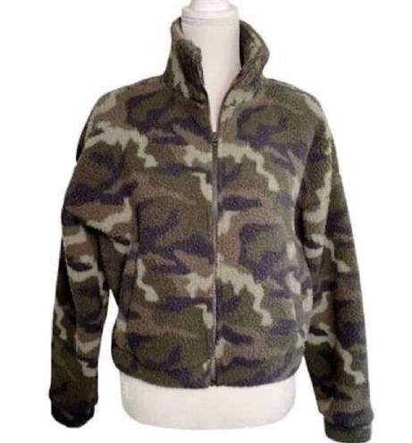 American Eagle ✨  Women’s Camo Fleece Sherpa Teddy Cropped Jacket✨