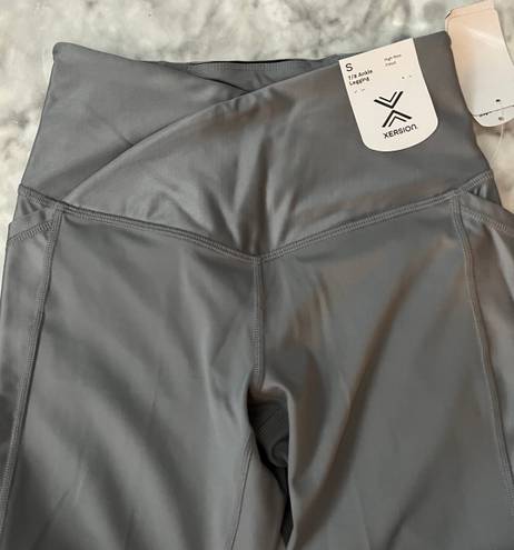 Xersion Cross Over Leggings