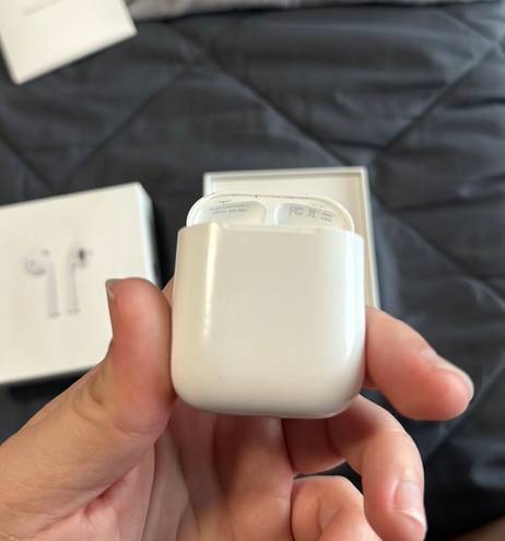 Apple  AirPods