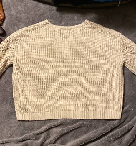 moon&madison NWOT cream cropped sweater