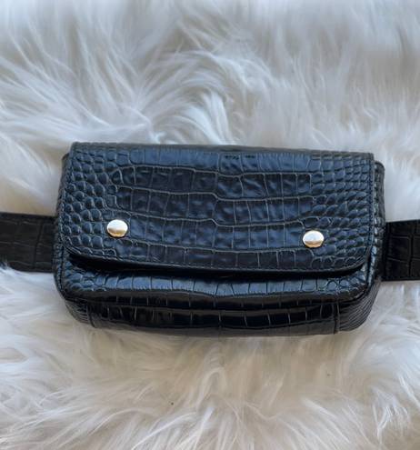 L'Academie Caden Belt Bag In Black