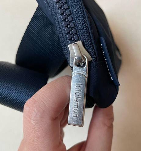 Lululemon Everywhere Belt Bag 1L - True Navy