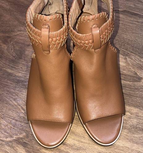 Jack Rogers  size 9M camel color Tinsley open toe chunky heel booties