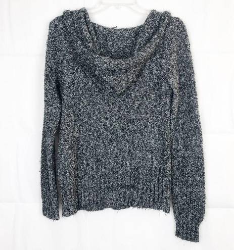 BKE  Embroidered V-Neck Gray Pullover Sweater Size Medium