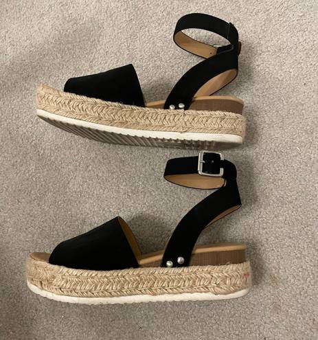 Soda black wedges