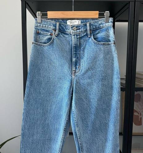 Abercrombie & Fitch  The 90’s Straight Ultra High Rise Jean Women’s 27/ 4 Regular