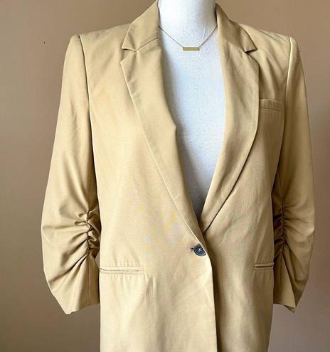 Elizabeth and James  | Tan Ruched Sleeve Long Length Blazer Sz 6