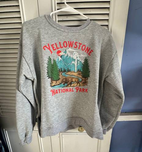 yellowstone crewneck Size M