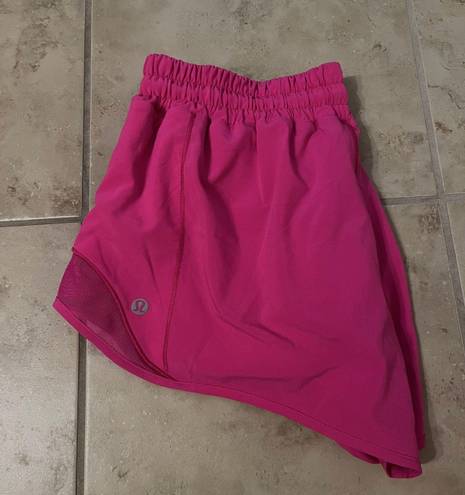 Lululemon 2.5” Hotty Hot Shorts Sonic Pink