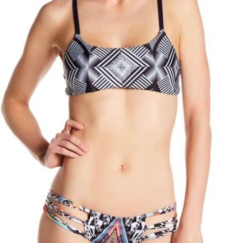 PilyQ  Geometric diamond top and strappy bottom.D-cup/S-bottom