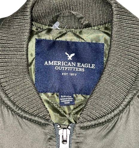 American Eagle Women’s  Army Green Quilted Bomber Jacket Size Small