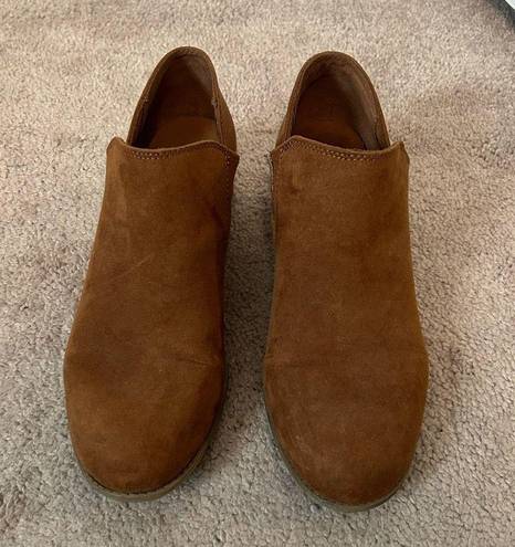 American Eagle Brown/tan booties