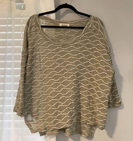 Listicle High low 3/4 sleeve sweater shirt size small