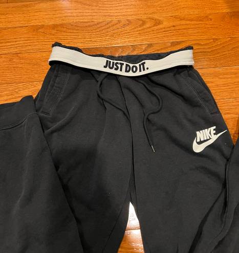 Nike Sweatpants