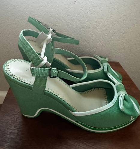 Nordstrom rsvp Designer Sandals BRAND NEW  sz 9,5 Grass Green