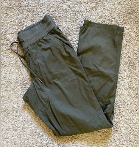 The North Face  women's small green athletic pants